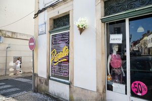 Pissalta | Girl (laínte - Local Dialect| Portuguese) — João Varela Gomes