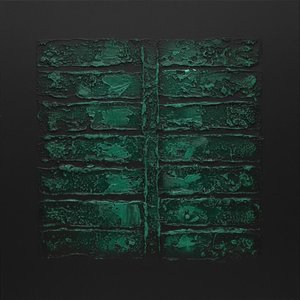 Estratos De Esmeralda Monolíticos: Un Estudio Escultórico De Sombras De Bosque Profundo Y Textura — David Moreau, Plaster & Texture Art