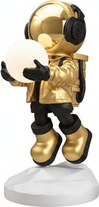 Resin Fiberglass Astronaut Sculpture with USB Night Light Modern Minimalist Metallic Gold Design for Elegant Home Décor
