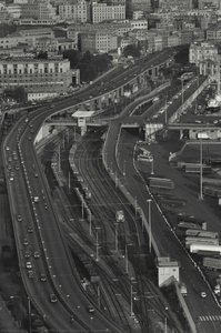 Genova, La Sopraelevata — Gianni Berengo Gardin