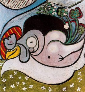 Mujer Desnuda Acostada Con Flores